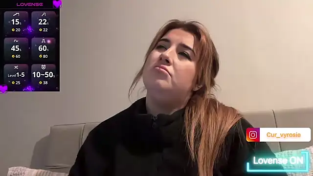 Snapshot of Curvy_Rosie99 chatting on February 3, 2026, 6:46 pm Curvy Rosie99 online show from February 3, 2026, 6:46 pm