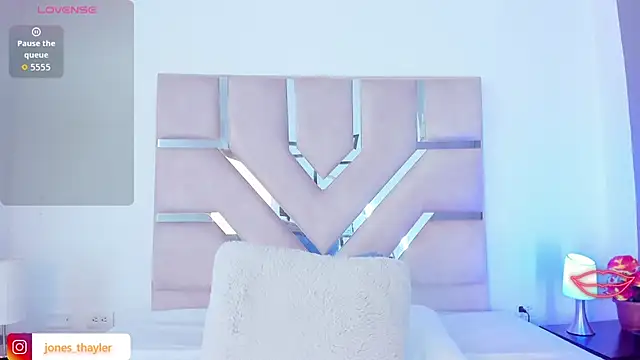 Thayler jones online show from March 31, 2026, 11:12 am