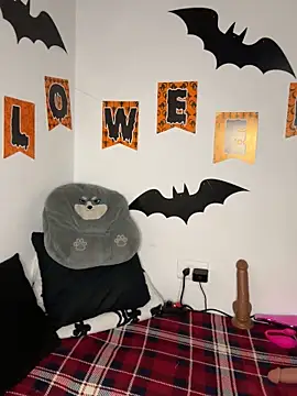 paisitahot1975 online show from October 29, 2025, 11:14 pm