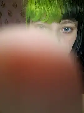 Snapshot of kira_132 chatting on November 5, 2025, 1:42 am kira 132 online show from November 5, 2025, 1:42 am