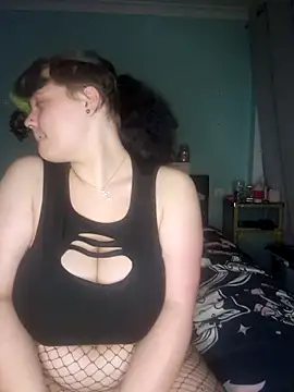 Snapshot of kira_132 chatting on November 7, 2025, 1:32 am kira 132 online show from November 7, 2025, 1:32 am