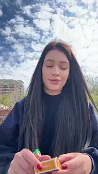 Snapshot of KikiWatson chatting on April 15, 2026, 7:58 am KikiWatson online show from April 15, 2026, 7:58 am