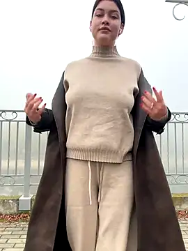 KikiWatson online show from November 6, 2025, 7:12 am