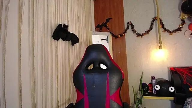 Snapshot of hera_divine chatting on October 27, 2025, 9:16 pm hera divine online show from October 27, 2025, 9:16 pm