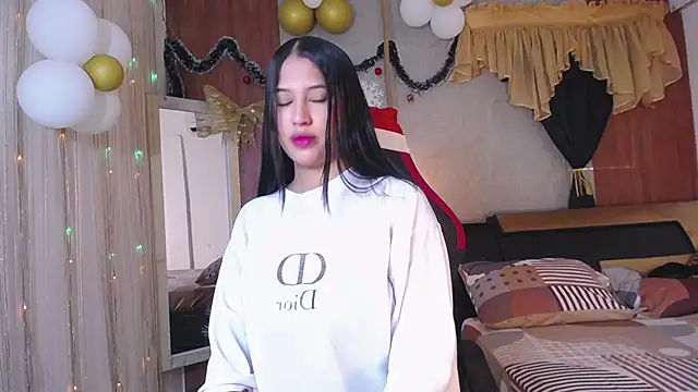 Snapshot of hera_divine chatting on December 3, 2025, 7:02 pm hera divine online show from December 3, 2025, 7:02 pm