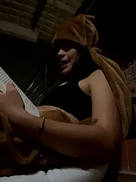 HannaRhodes online show from January 12, 2026, 3:13 am