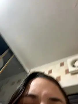 HannaRhodes online show from November 9, 2025, 4:16 am