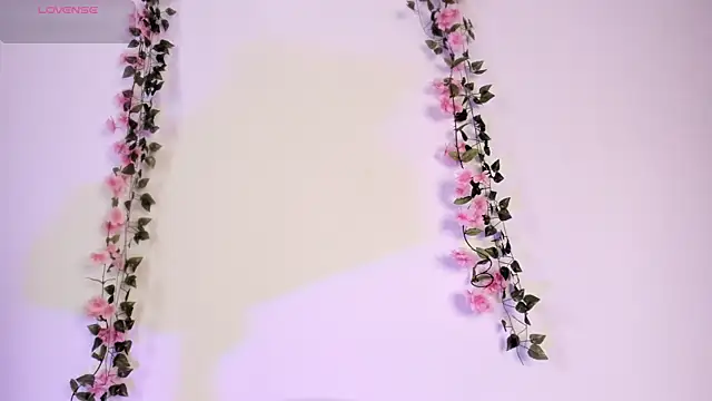 Luna-Chann online show from June 24, 2026, 8:50 pm