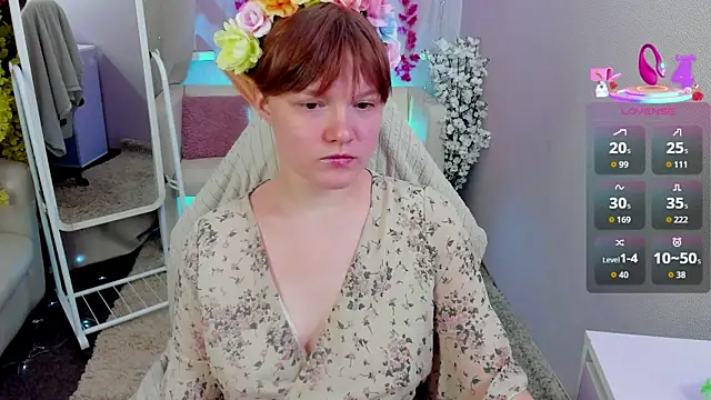 Snapshot of DreamyLuna chatting on October 4, 2025, 8:21 pm DreamyLuna online show from October 4, 2025, 8:21 pm