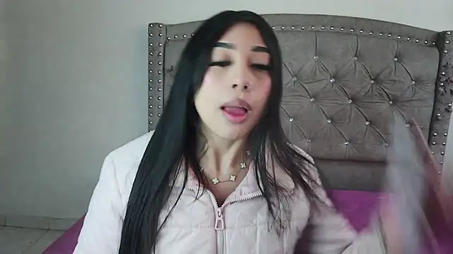 Nesuko kamado  online show from December 15, 2025, 11:27 am