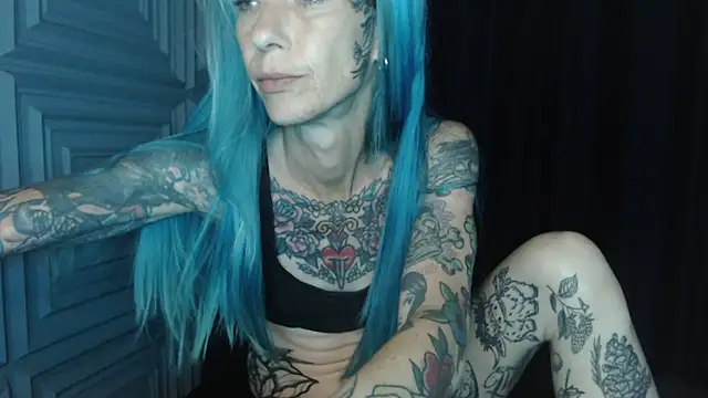Snapshot of RavenryderUK chatting on May 31, 2026, 8:20 pm RavenryderUK online show from May 31, 2026, 8:20 pm