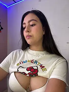 Snapshot of kanne_mia chatting on February 2, 2025, 4:43 pm kanne mia online show from February 2, 2025, 4:43 pm