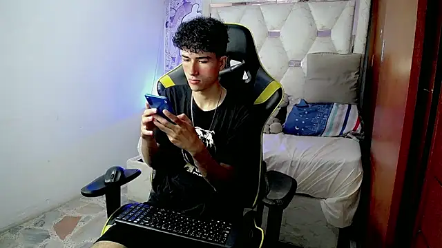 johnny cagee online show from December 21, 2025, 4:14 am