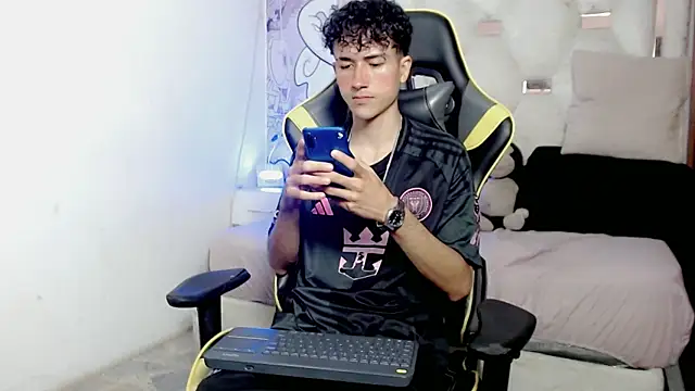 johnny cagee online show from January 7, 2026, 4:06 am