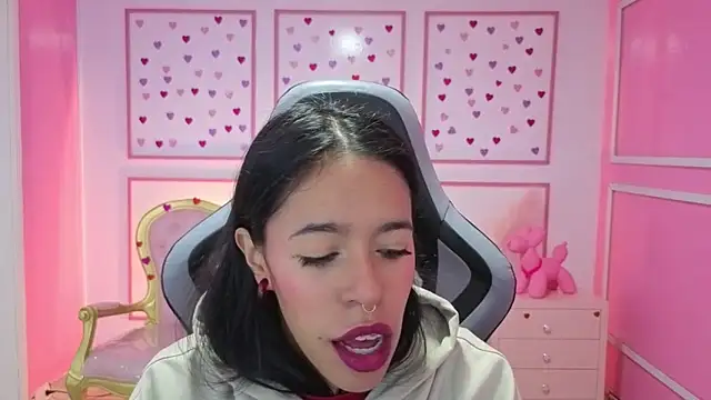 stephania t online show from September 10, 2025, 11:42 am