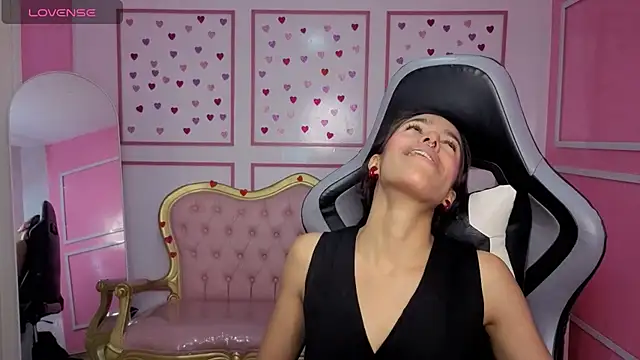 Snapshot of stephania_t chatting on February 14, 2026, 12:38 pm stephania t online show from February 14, 2026, 12:38 pm