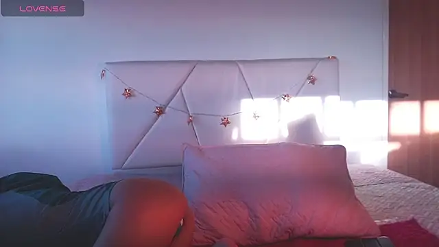 julz 03 online show from November 13, 2025, 11:58 am