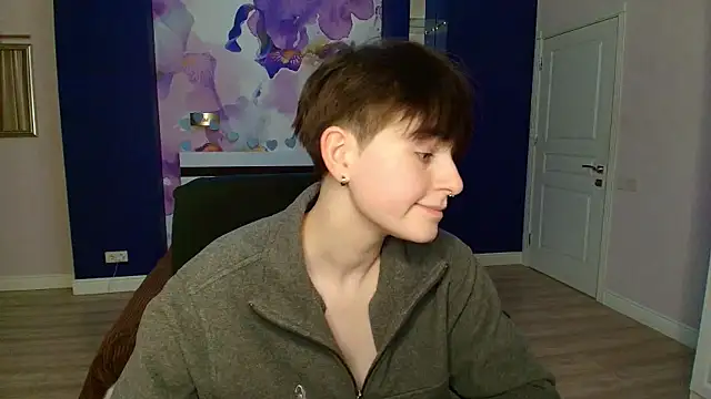 EmiliaYours online show from February 24, 2025, 1:31 pm