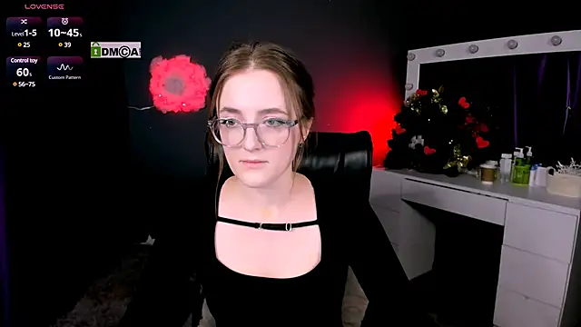 Snapshot of luna_berryy chatting on February 20, 2025, 8:25 pm luna berryy online show from February 20, 2025, 8:25 pm