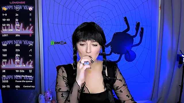 luna berryy online show from October 24, 2025, 7:46 pm