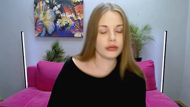 Snapshot of holy_kitty chatting on September 10, 2025, 6:12 am holy kitty online show from September 10, 2025, 6:12 am