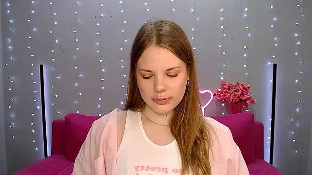 Snapshot of holy_kitty chatting on March 6, 2025, 6:19 am holy kitty online show from March 6, 2025, 6:19 am