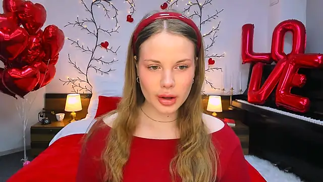 Snapshot of holy_kitty chatting on February 12, 2025, 6:19 am holy kitty online show from February 12, 2025, 6:19 am