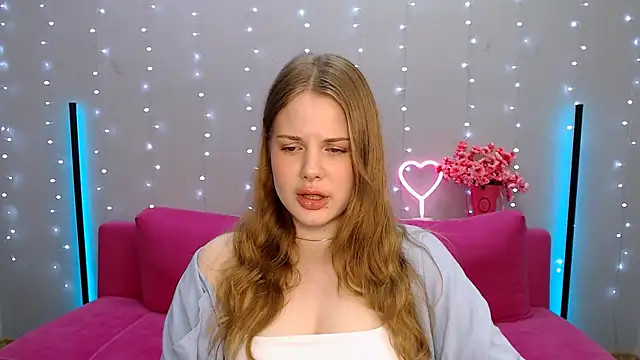 Snapshot of holy_kitty chatting on February 26, 2025, 9:33 am holy kitty online show from February 26, 2025, 9:33 am
