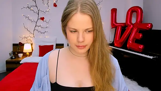 Snapshot of holy_kitty chatting on February 22, 2025, 5:13 pm holy kitty online show from February 22, 2025, 5:13 pm