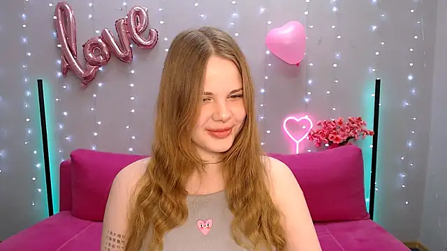 Snapshot of holy_kitty chatting on February 9, 2025, 8:24 pm holy kitty online show from February 9, 2025, 8:24 pm