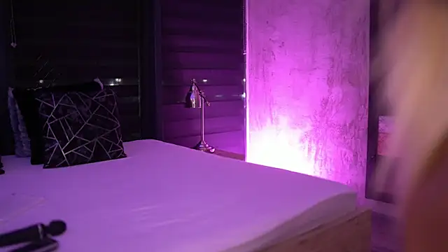 Snapshot of Candy_Ivy chatting on November 10, 2025, 6:13 pm Candy Ivy online show from November 10, 2025, 6:13 pm