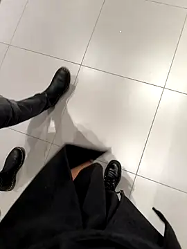 Secret couple  online show from December 2, 2025, 9:33 am