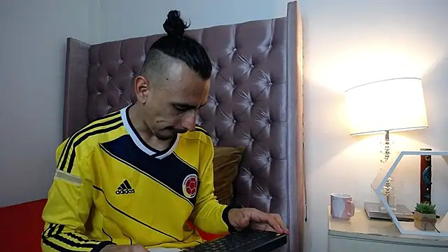 Sr Magnus  online show from October 7, 2025, 7:31 am