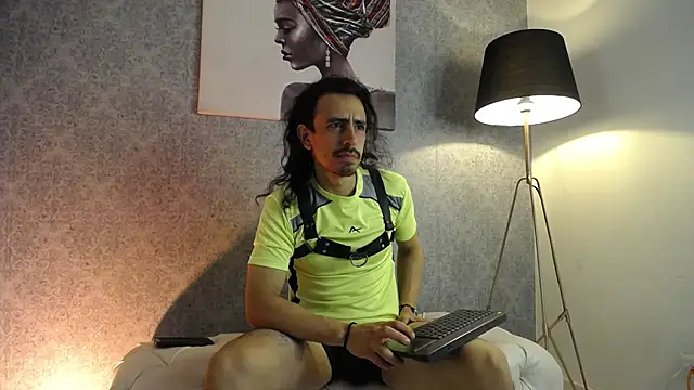 Sr Magnus  online show from March 20, 2025, 3:56 am