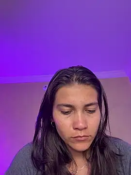 aurora divine online show from March 4, 2026, 9:00 pm