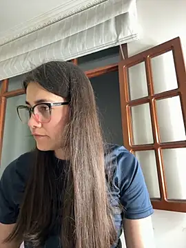 aurora divine online show from November 3, 2025, 11:41 pm