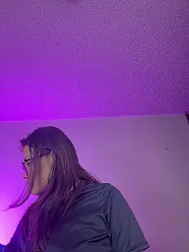 aurora divine online show from March 10, 2026, 10:25 pm