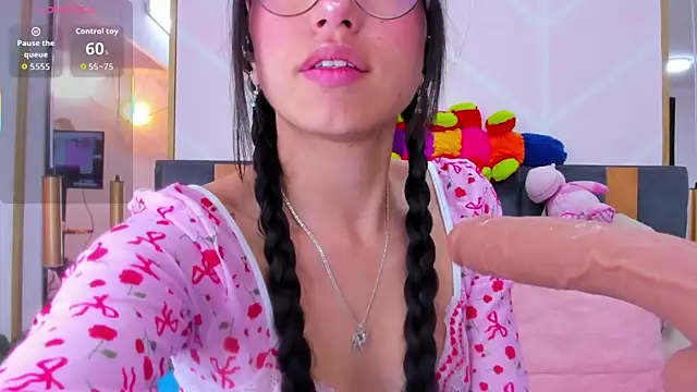 MadyJackson online show from November 11, 2025, 11:49 am