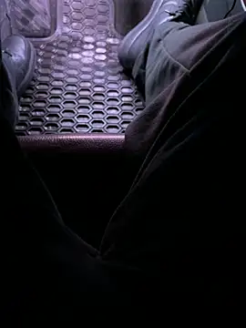 bigbeast19393 online show from February 11, 2026, 11:04 pm