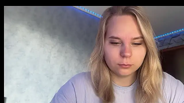 Snapshot of Thalia__Star chatting on May 27, 2026, 8:54 am Thalia Star online show from May 27, 2026, 8:54 am