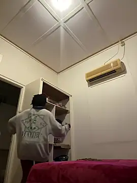 choclatepeaach online show from February 14, 2026, 2:56 am