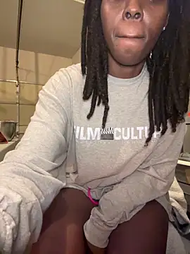 choclatepeaach online show from November 5, 2025, 6:49 am