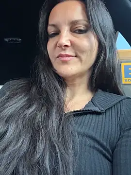 -OLYA- online show from November 21, 2025, 7:18 am