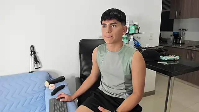 Snapshot of Lyam_ap chatting on January 31, 2025, 2:04 am Lyam ap online show from January 31, 2025, 2:04 am