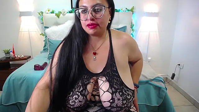 Dominique Montenegro online show from February 26, 2025, 10:04 pm