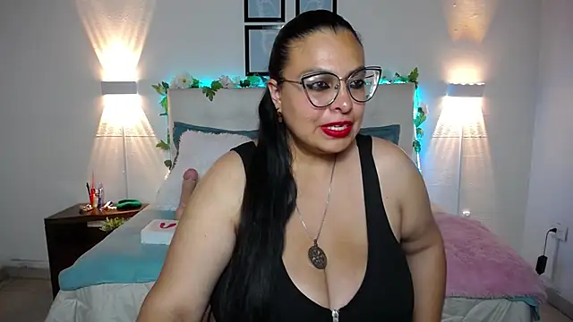 Dominique Montenegro online show from March 9, 2025, 8:31 pm