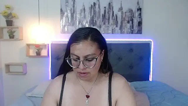 Dominique Montenegro online show from February 24, 2025, 7:52 pm