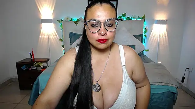 Dominique Montenegro online show from March 6, 2025, 8:16 pm