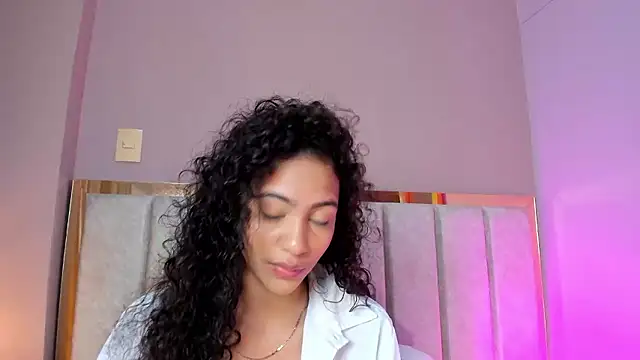 AntonellaHall  online show from January 14, 2026, 12:20 pm