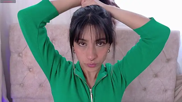 Alyssa jones online show from December 5, 2025, 2:26 pm